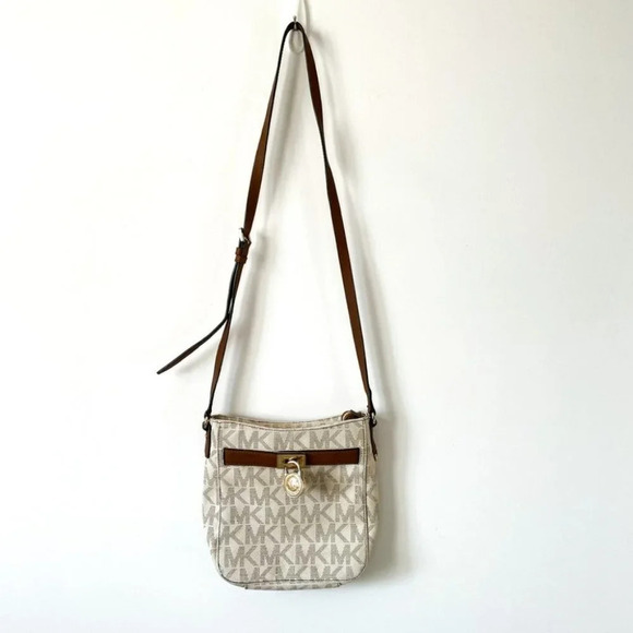 Michael Kors Hamilton Monogram Crossbody Messenger Purse Bag Vanilla - Picture 3 of 8